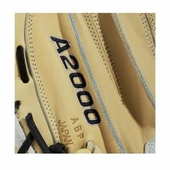 Wilson A2000 CM33 33" Baseball Catcher's Mitt: WBW10011533 -Fielding Gloves Sales Store WBW100115 5 A2000 C DPCM 33 Blonde.png.cq5dam.web .1200.1200